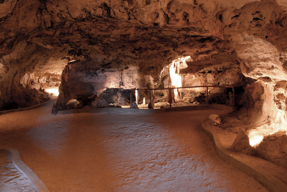 hato-caves-tour