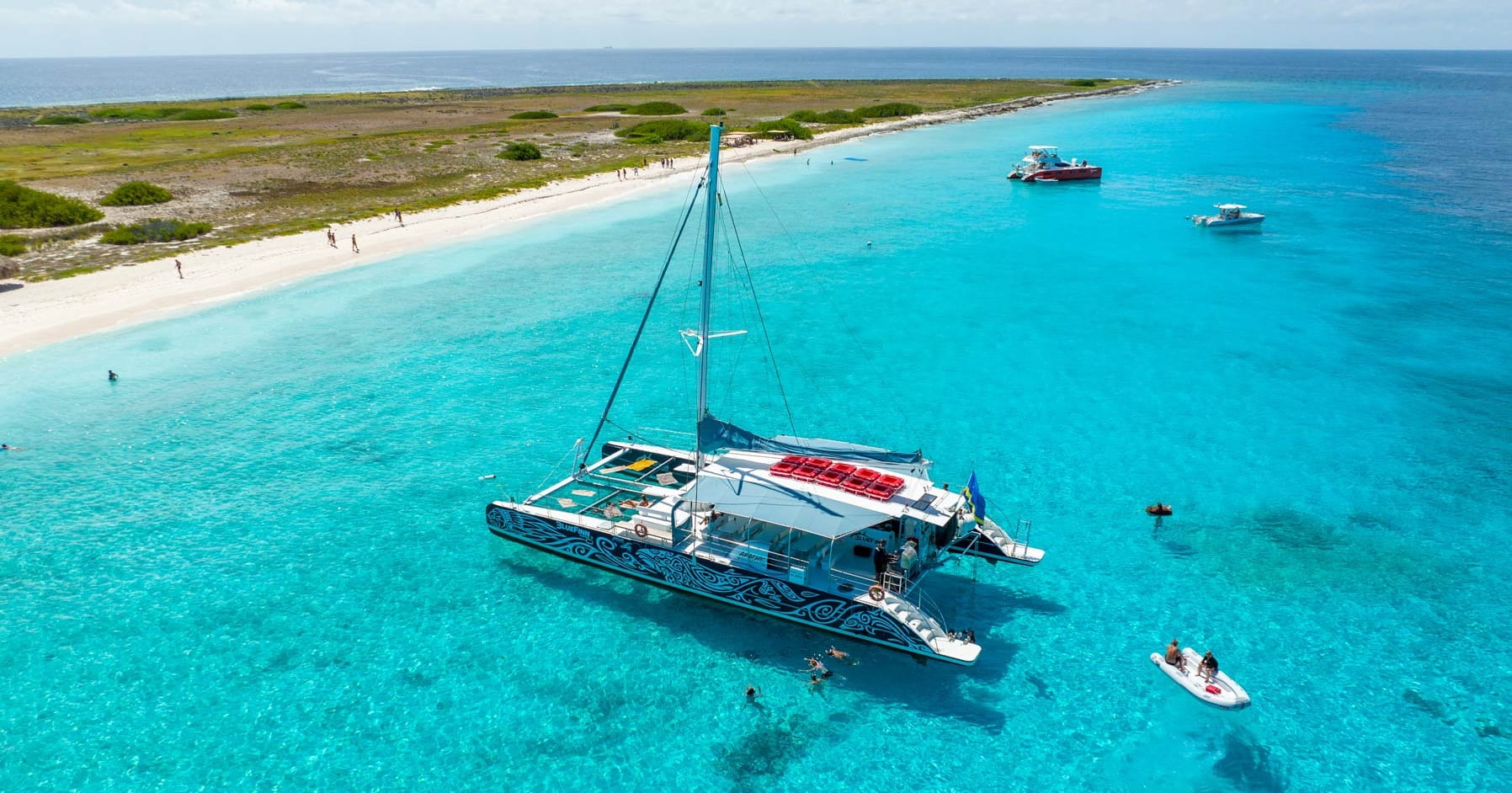 klein-curacao-catamaran-tender